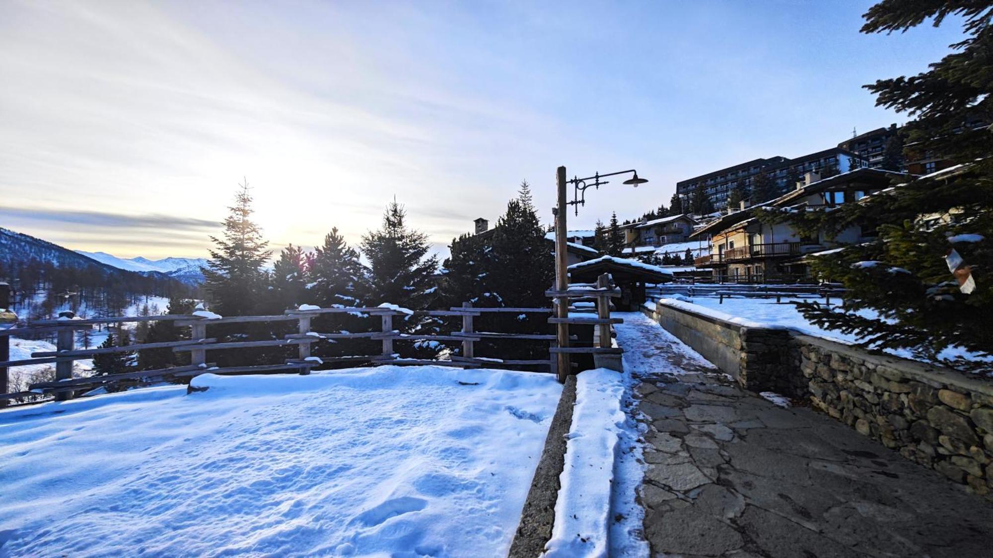 Вилла Hostdomus - Imperial Chalet Сестриере Экстерьер фото