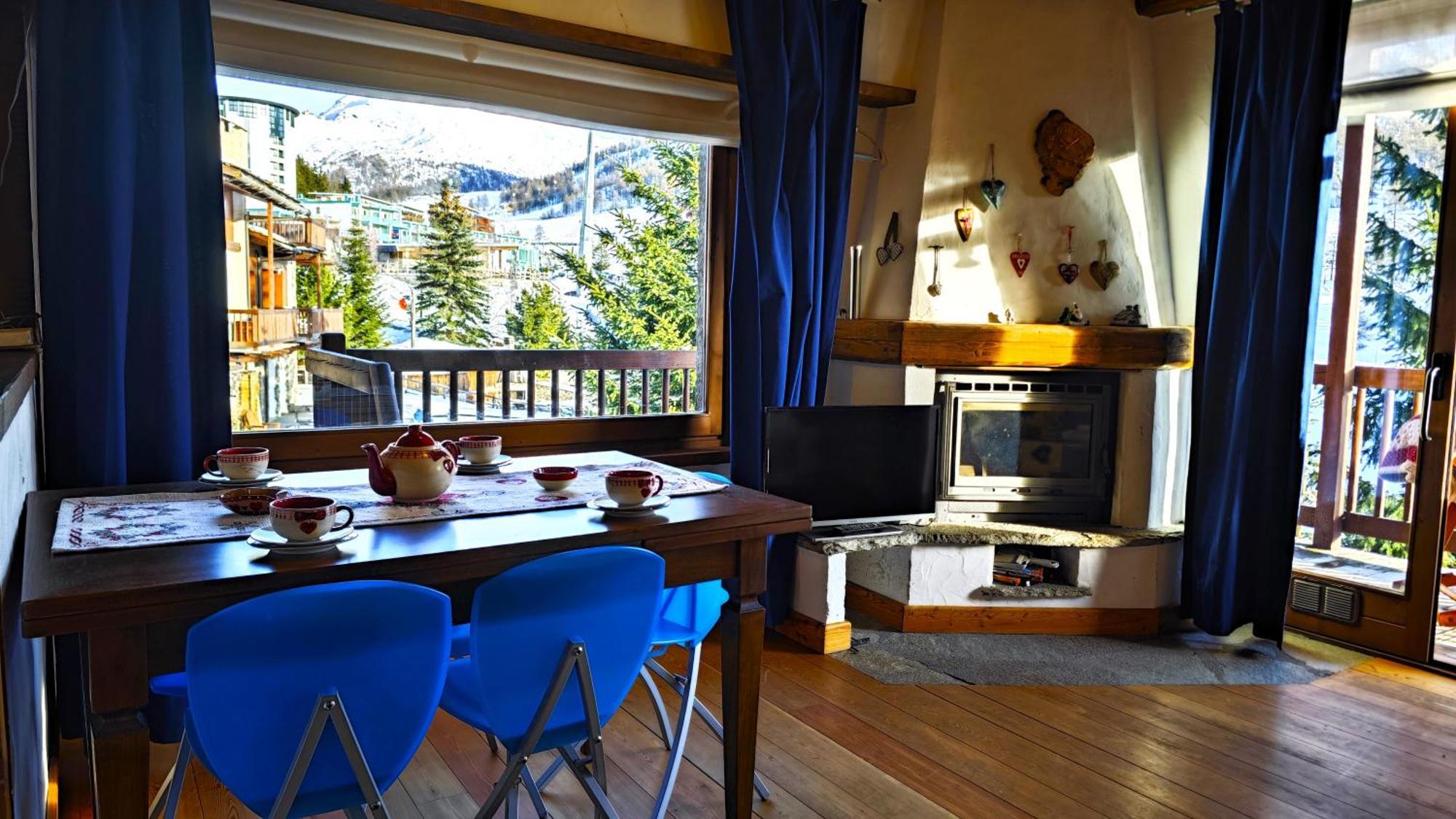 Вилла Hostdomus - Imperial Chalet Сестриере Экстерьер фото