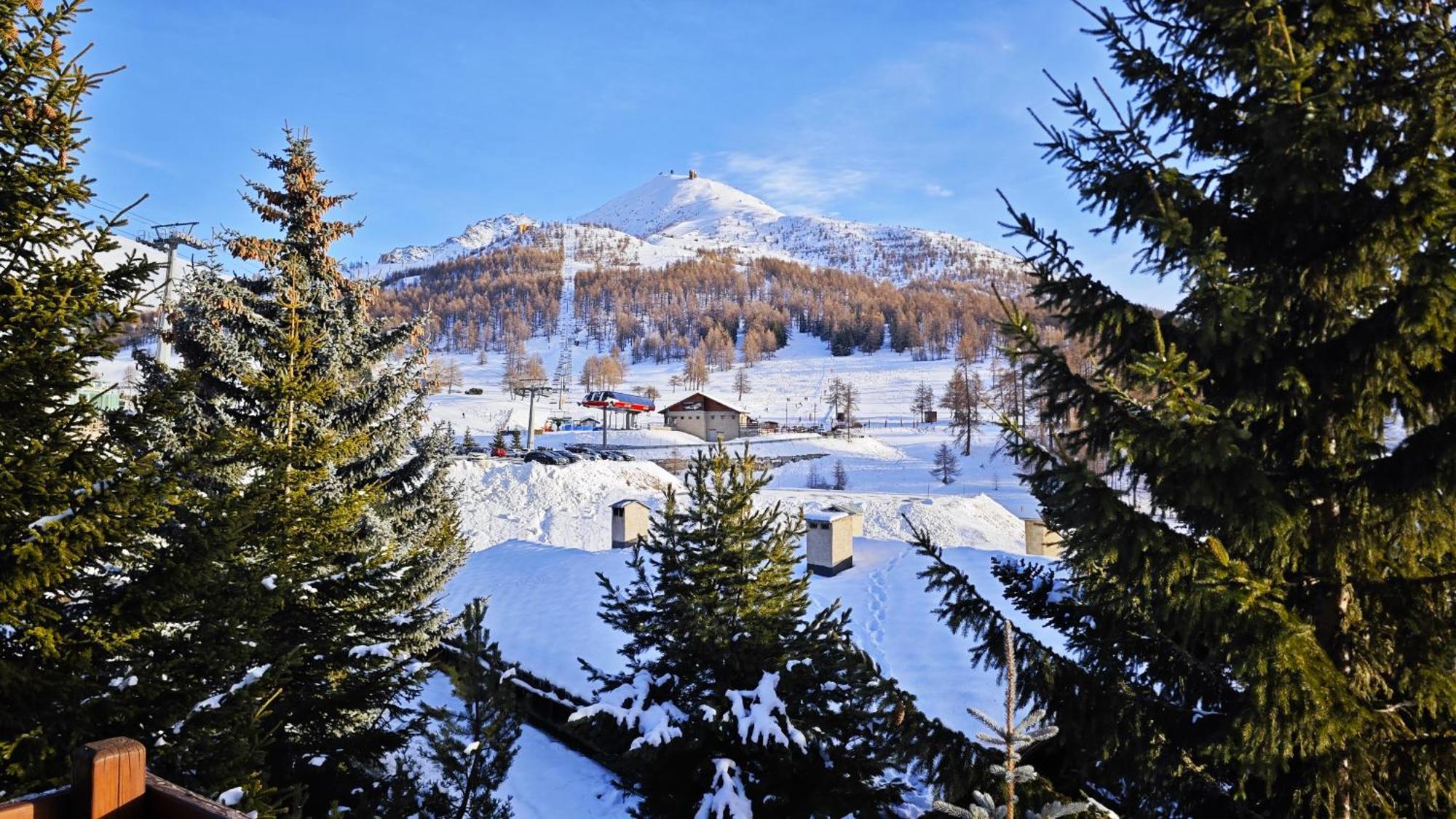 Вилла Hostdomus - Imperial Chalet Сестриере Экстерьер фото